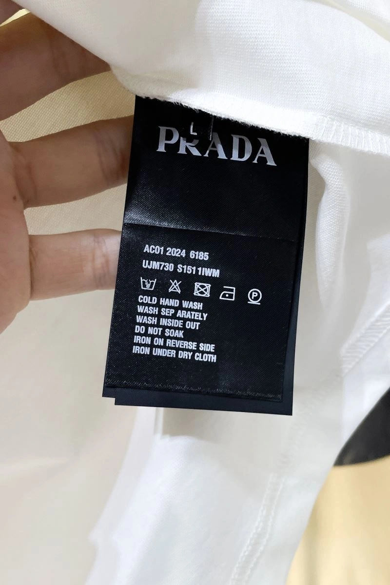 ModernLook Prada T-Shirts 171578