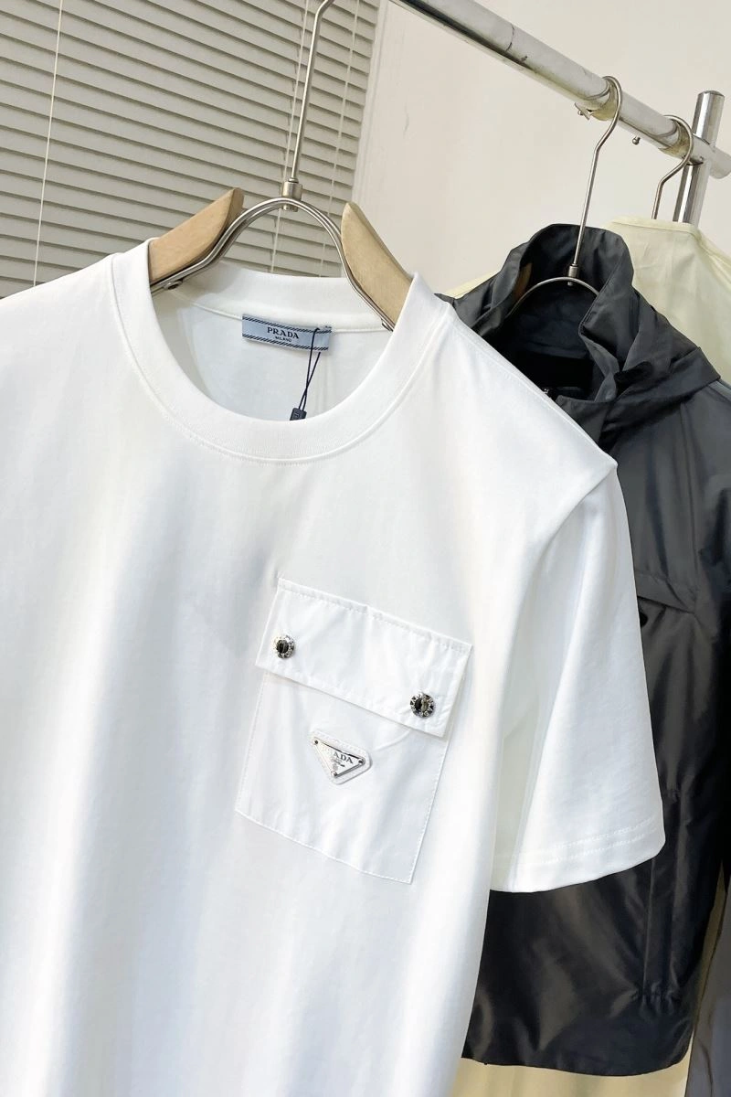 Prada T-Shirts Durable 171601