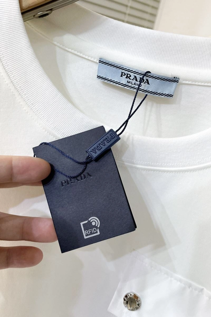 Prada T-Shirts Durable 171601