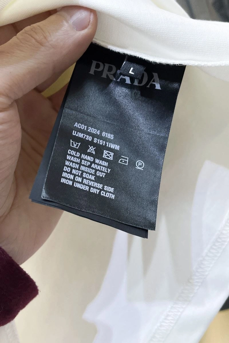Prada T-Shirts Durable 171601