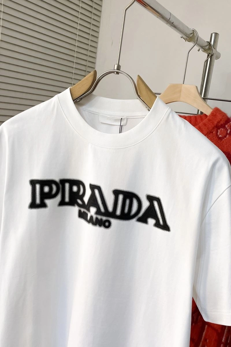 Classic Prada T-Shirts 171524