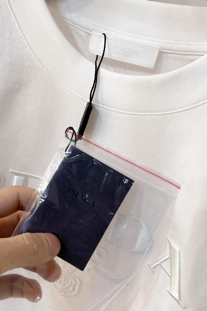 FashionForward Prada T-Shirts 171523