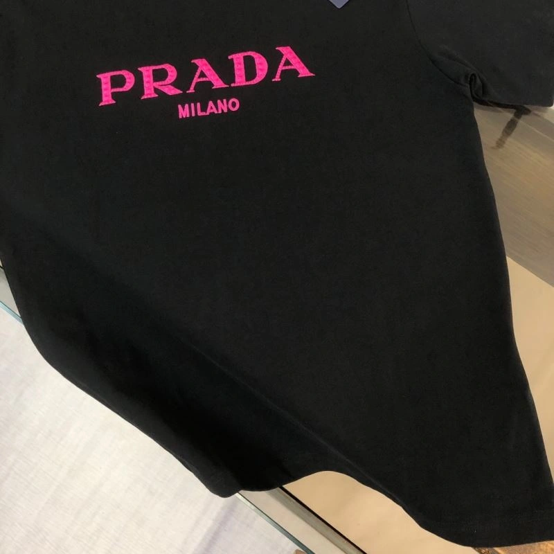 Packable Prada T-Shirts 171504