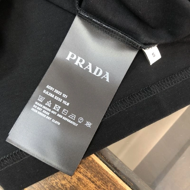 Packable Prada T-Shirts 171504