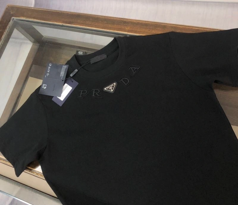 Effortless Prada T-Shirts 171489