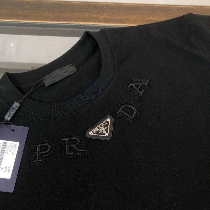 Effortless Prada T-Shirts 171489