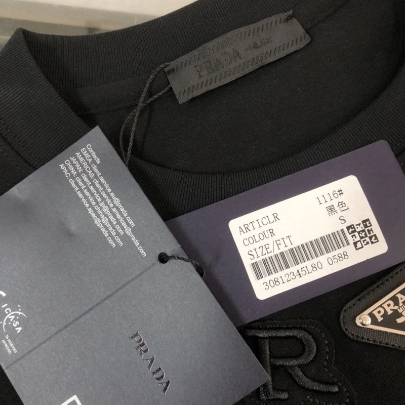 Effortless Prada T-Shirts 171489