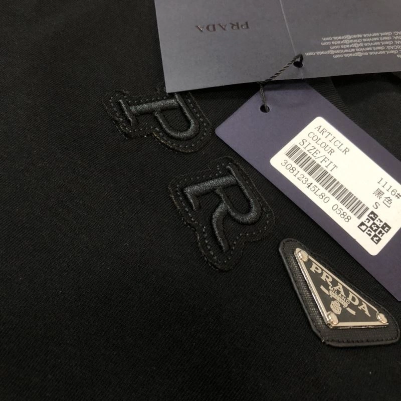 Effortless Prada T-Shirts 171489