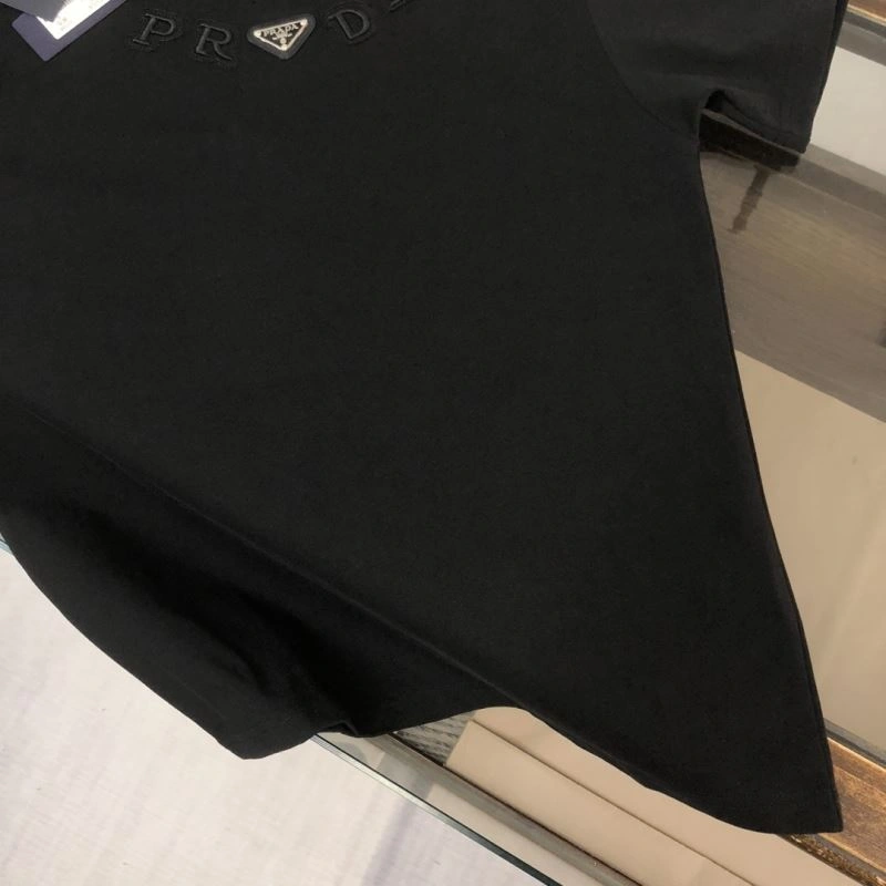 Effortless Prada T-Shirts 171489