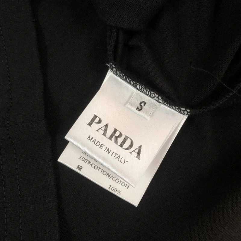 Effortless Prada T-Shirts 171489