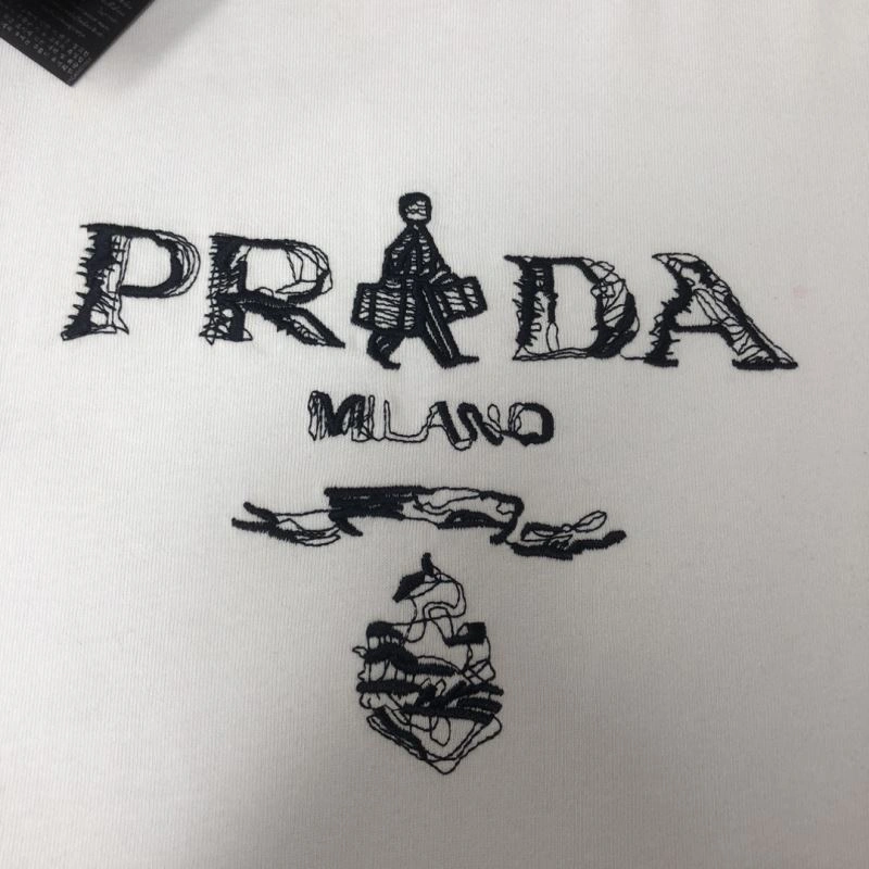 Prada T-Shirts WellDesigned 171473