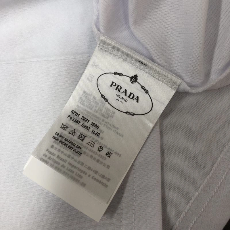 Prada T-Shirts WellDesigned 171473