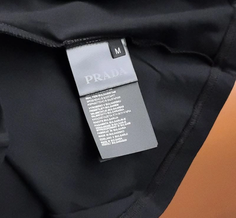 Prada T-Shirts TimelessDesign 171456