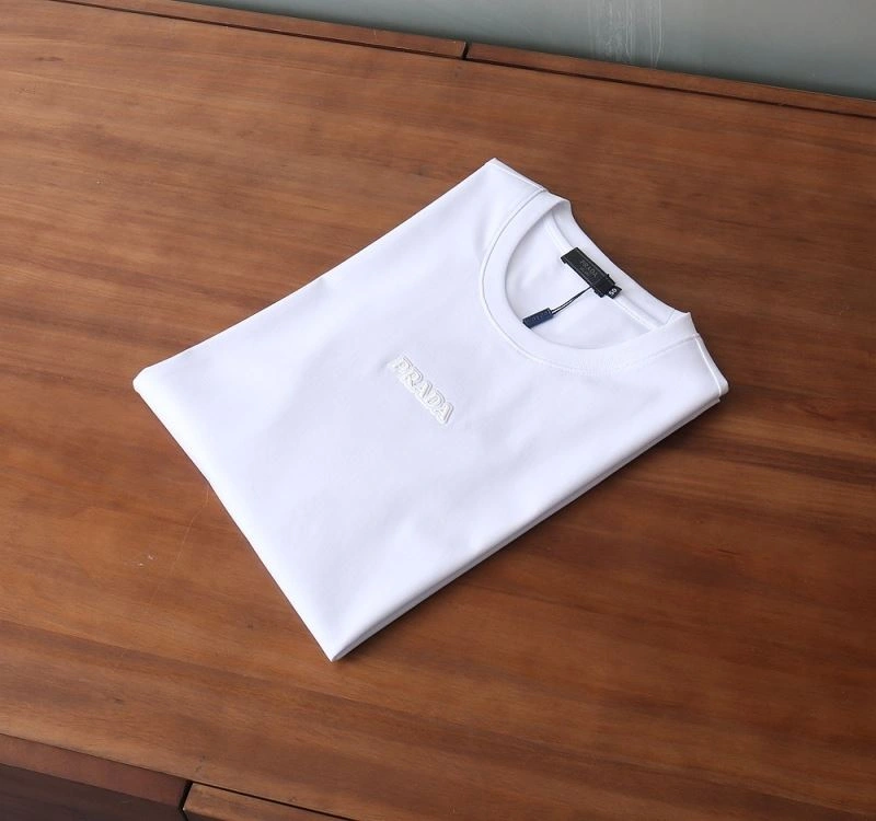 Prada T-Shirts WellDesigned 171454