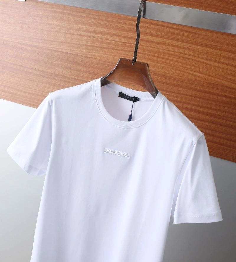 Prada T-Shirts WellDesigned 171454