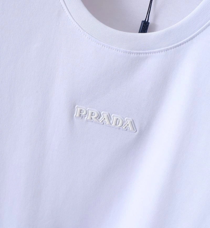 Prada T-Shirts WellDesigned 171454