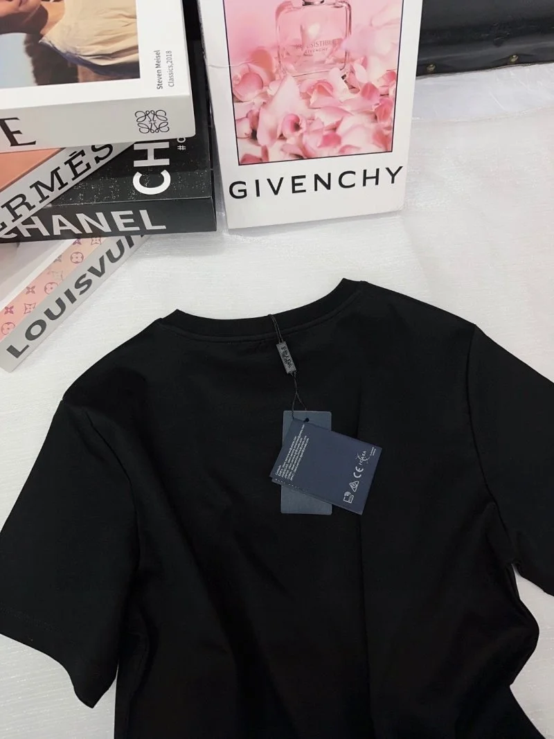 Prada T-Shirts Soft 166208