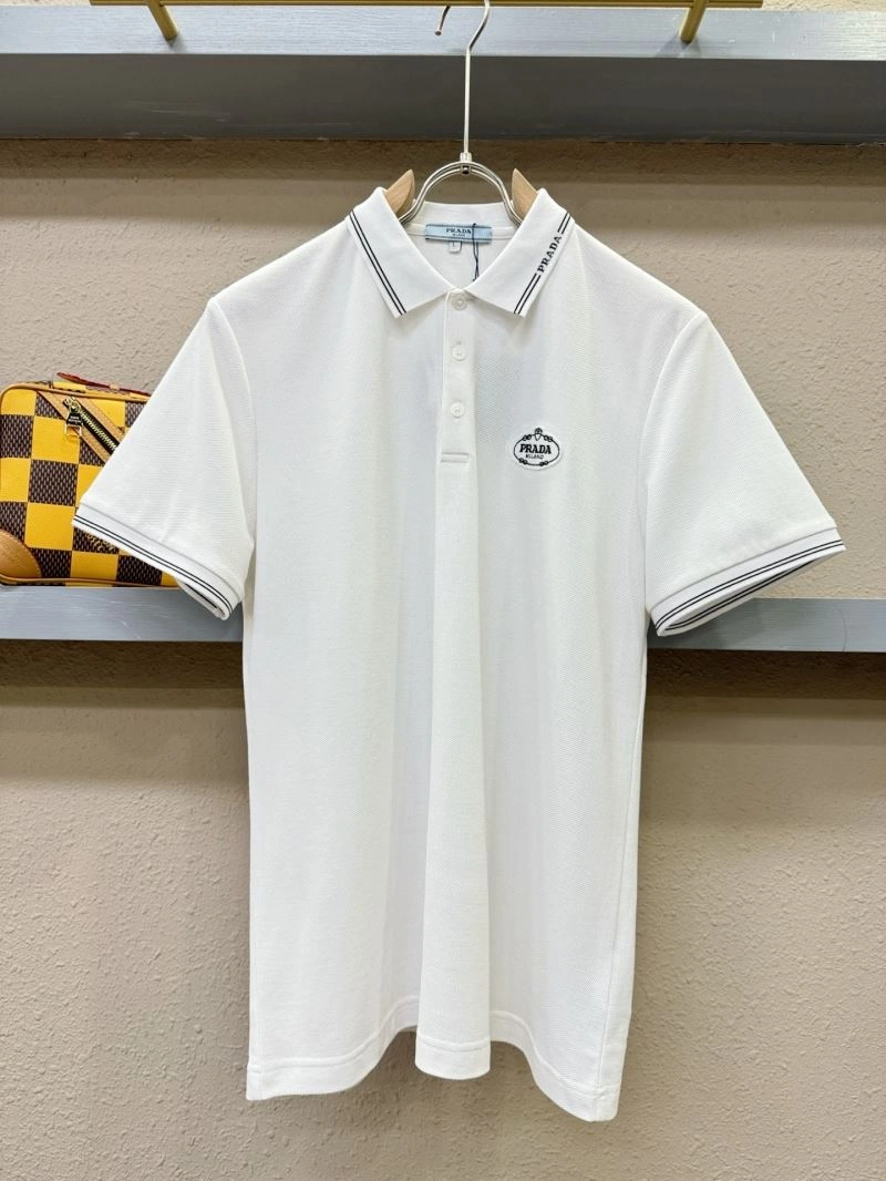Prada T-Shirts Sleek 170700