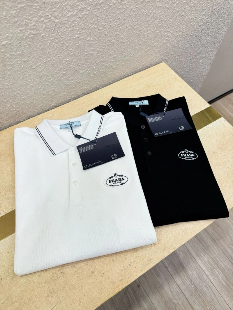 Prada T-Shirts Sleek 170700