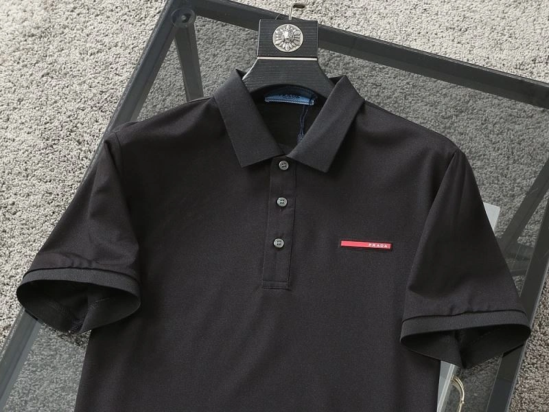 Elegant Prada T-Shirts 170677