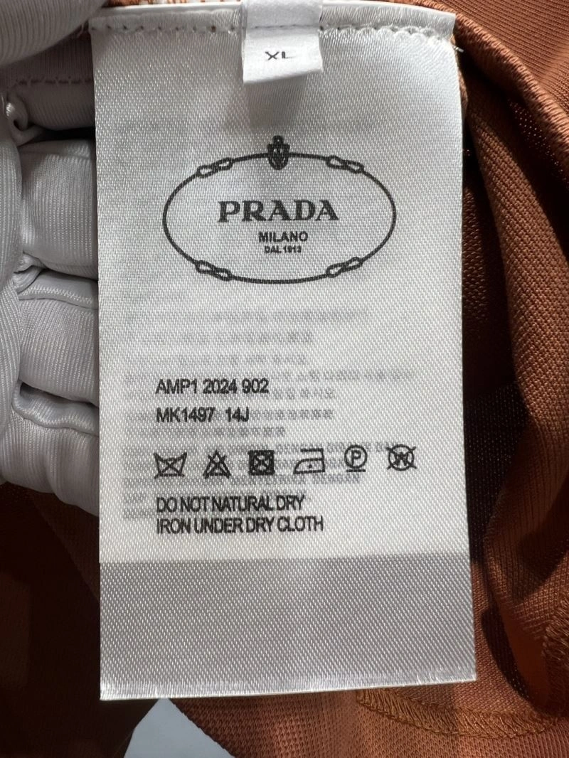Effortless Prada T-Shirts 170673
