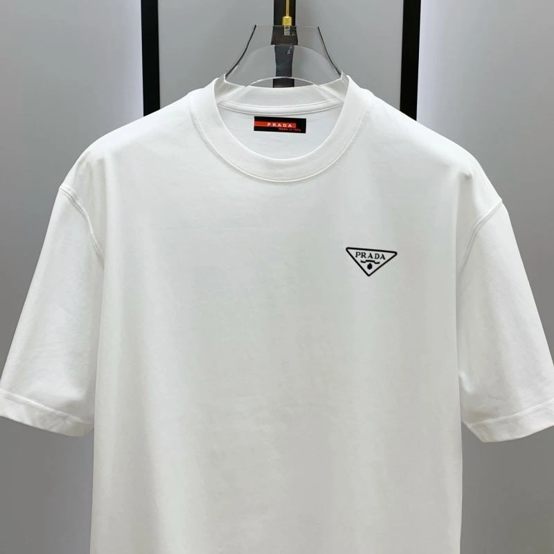 Prada T-Shirts Sleek 170668