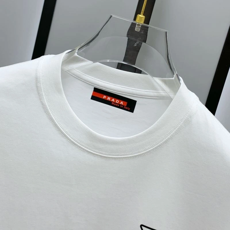 Prada T-Shirts Sleek 170668