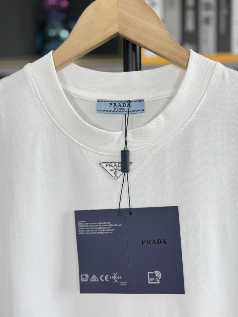 Prada T-Shirts Comfortable 170647