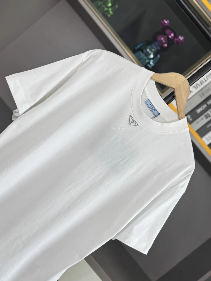 Prada T-Shirts Comfortable 170647