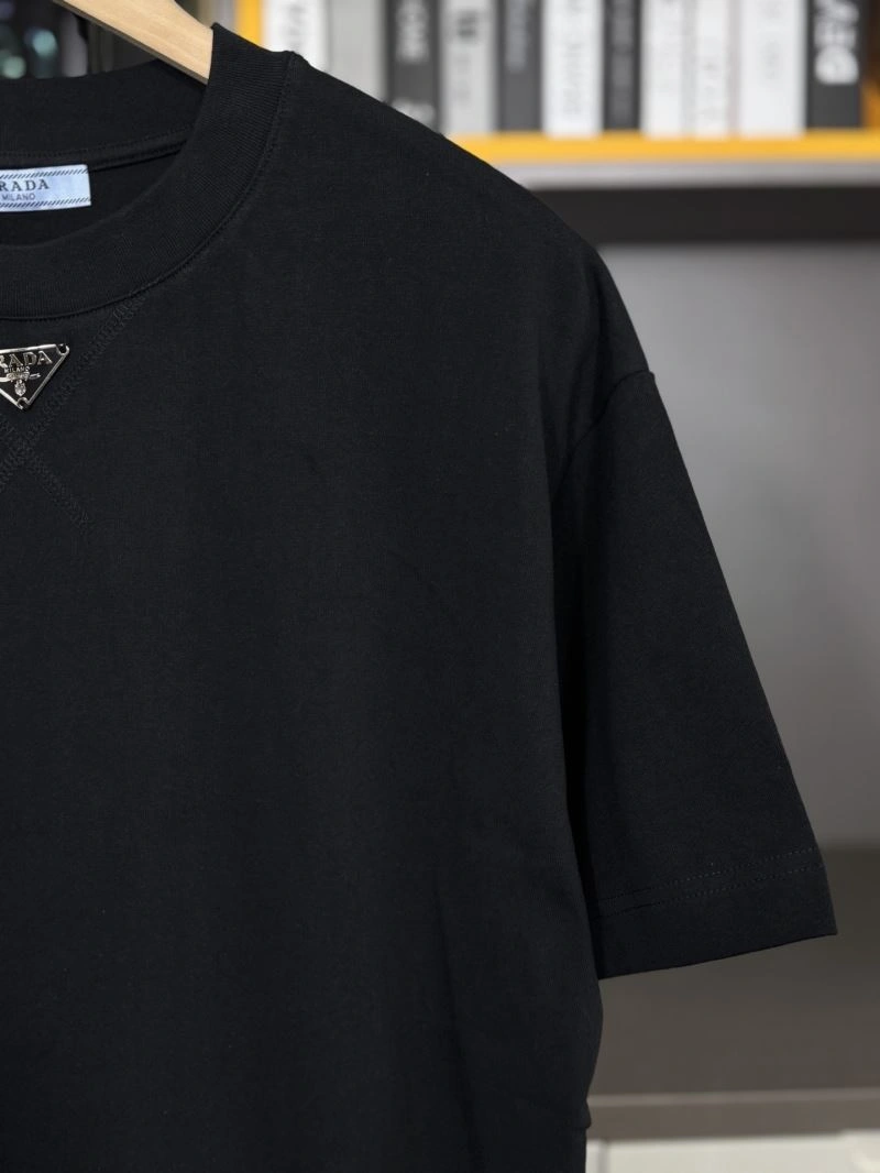 Prada T-Shirts Classic 170646