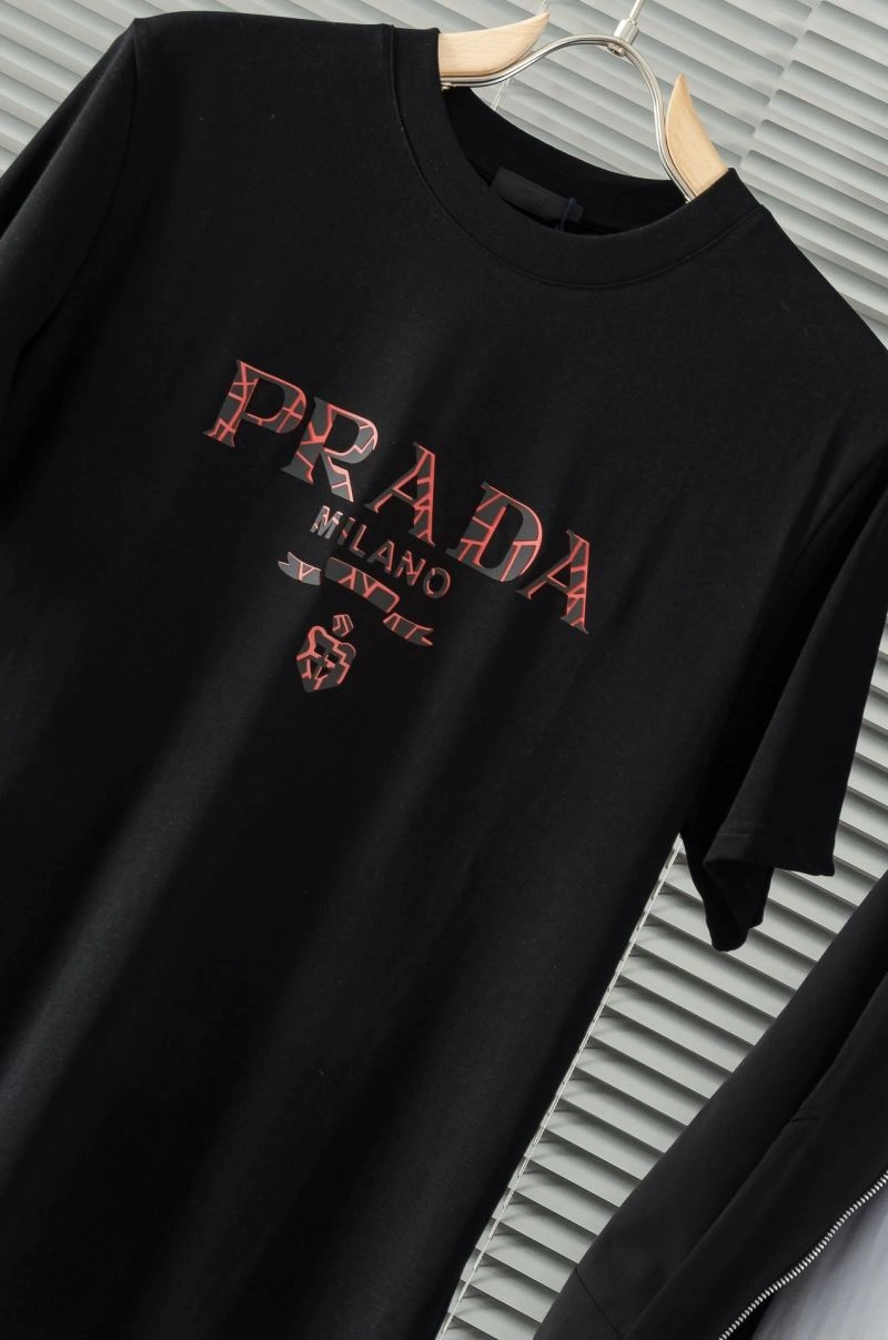 WellDesigned Prada T-Shirts 170682