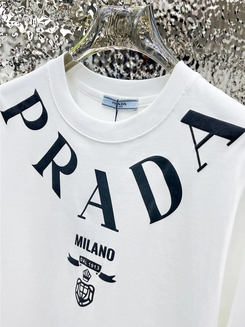 Lightweight Prada T-Shirts 170635