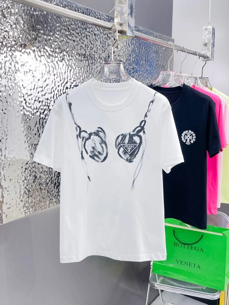Prada T-Shirts Fashionable 170596