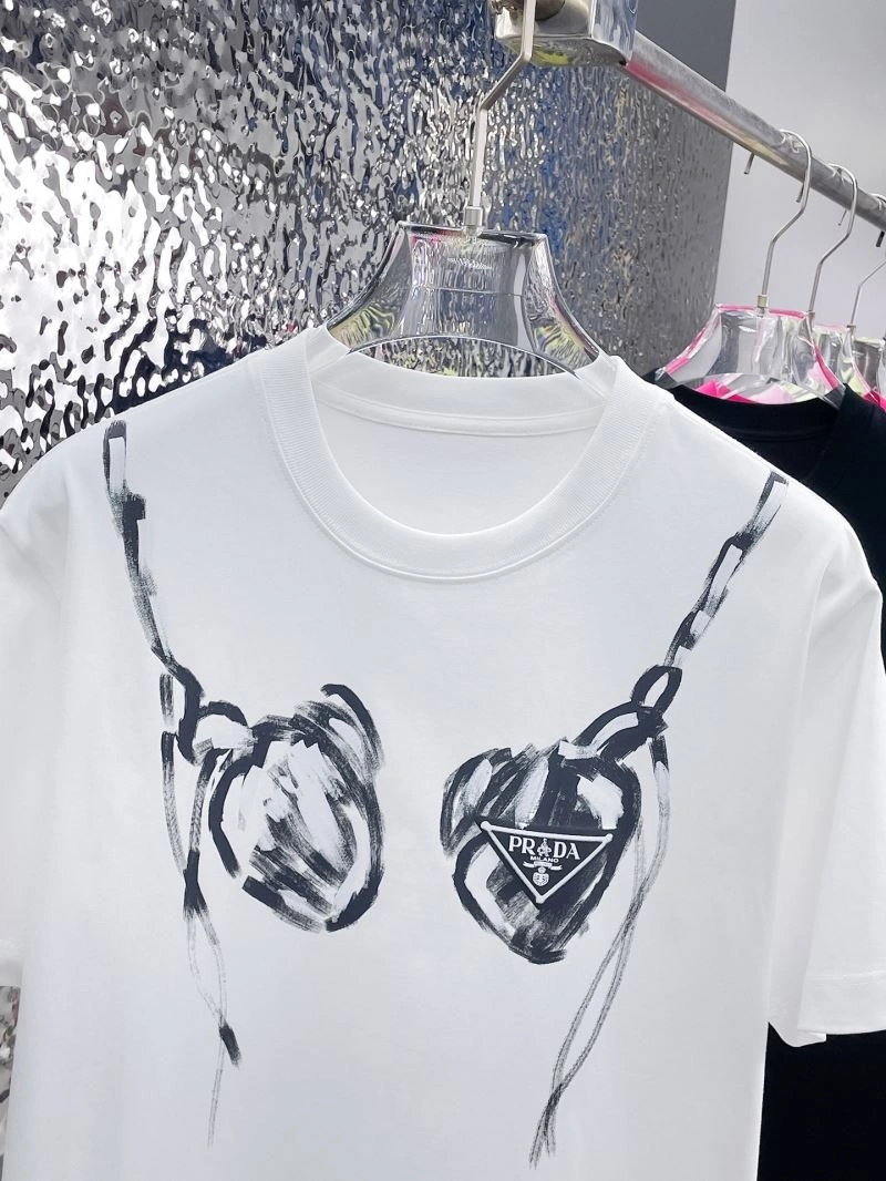 Prada T-Shirts Fashionable 170596
