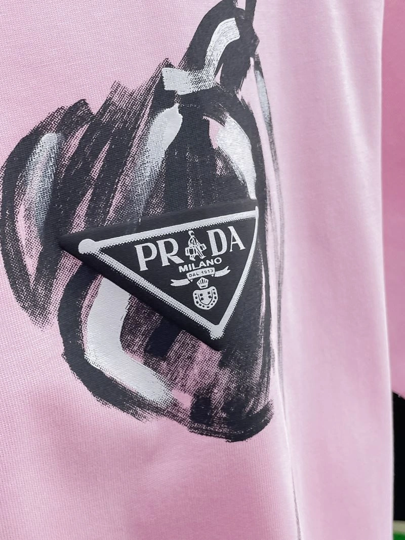 Prada T-Shirts Snug 170592