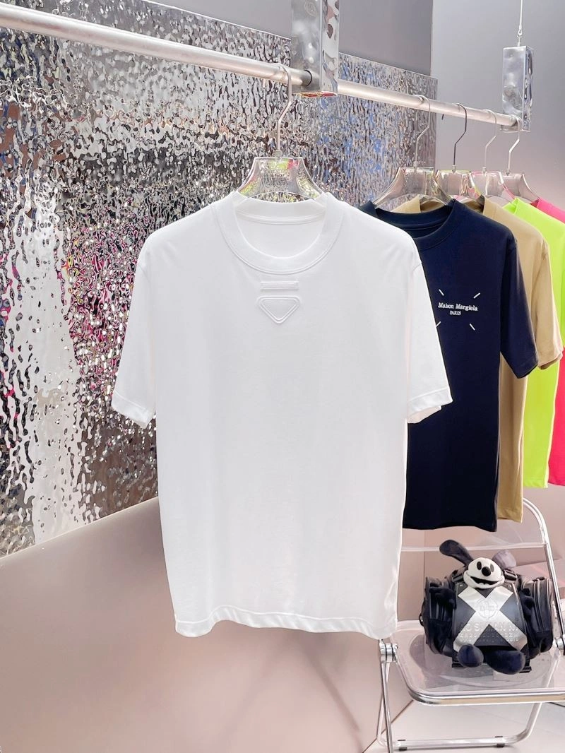 Reliable Prada T-Shirts 170620