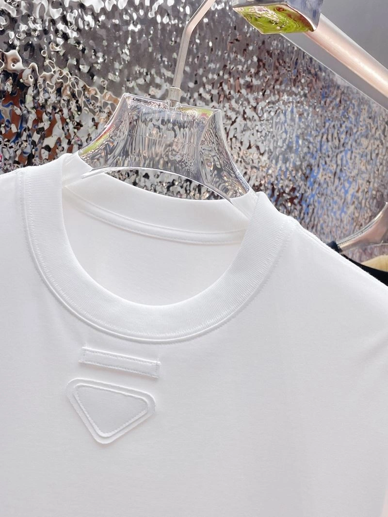 Reliable Prada T-Shirts 170620