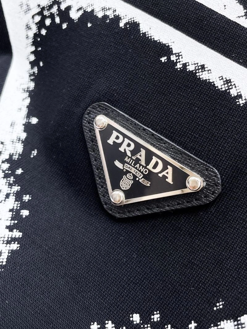 ModernLook Prada T-Shirts 170579