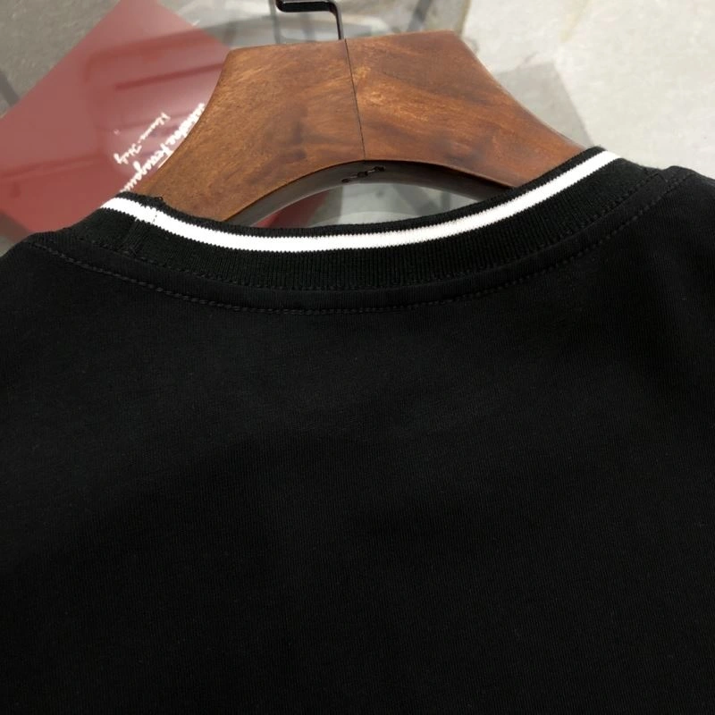 Bold Prada T-Shirts 170615