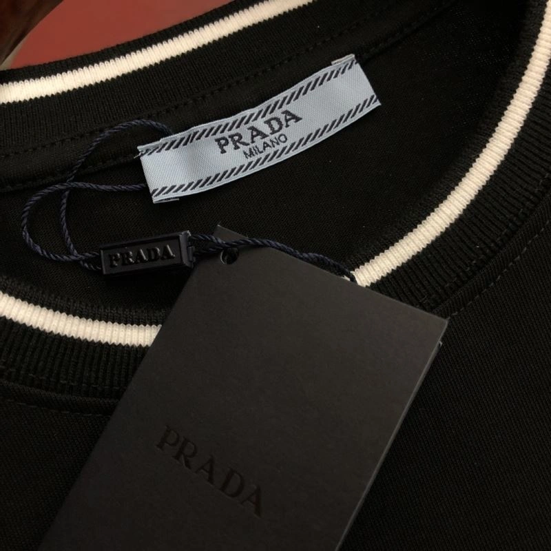 Bold Prada T-Shirts 170615