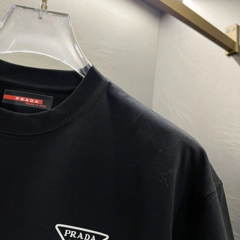 Seasonal Prada T-Shirts 170558