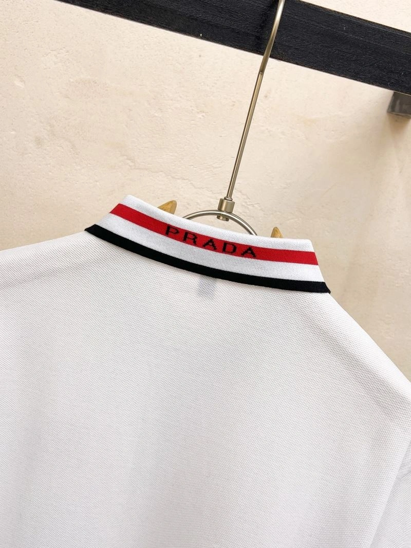 Prada T-Shirts Sleek 170549