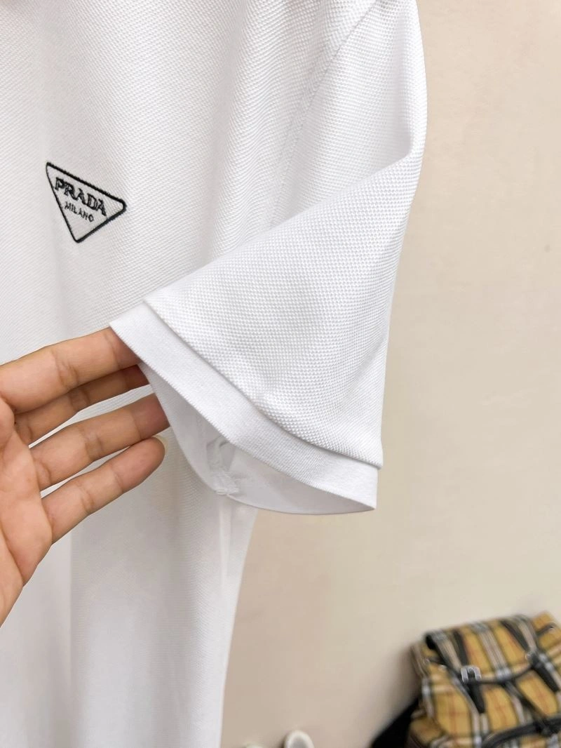 Prada T-Shirts Sleek 170549