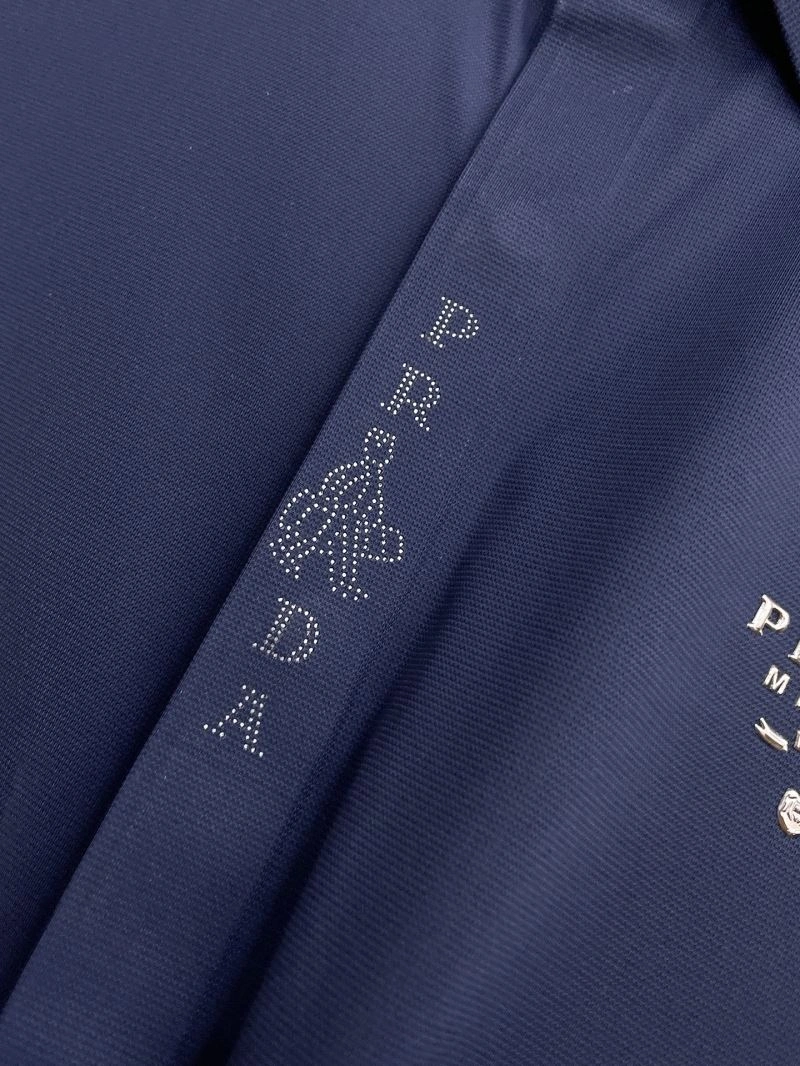 Elegant Prada T-Shirts 170532