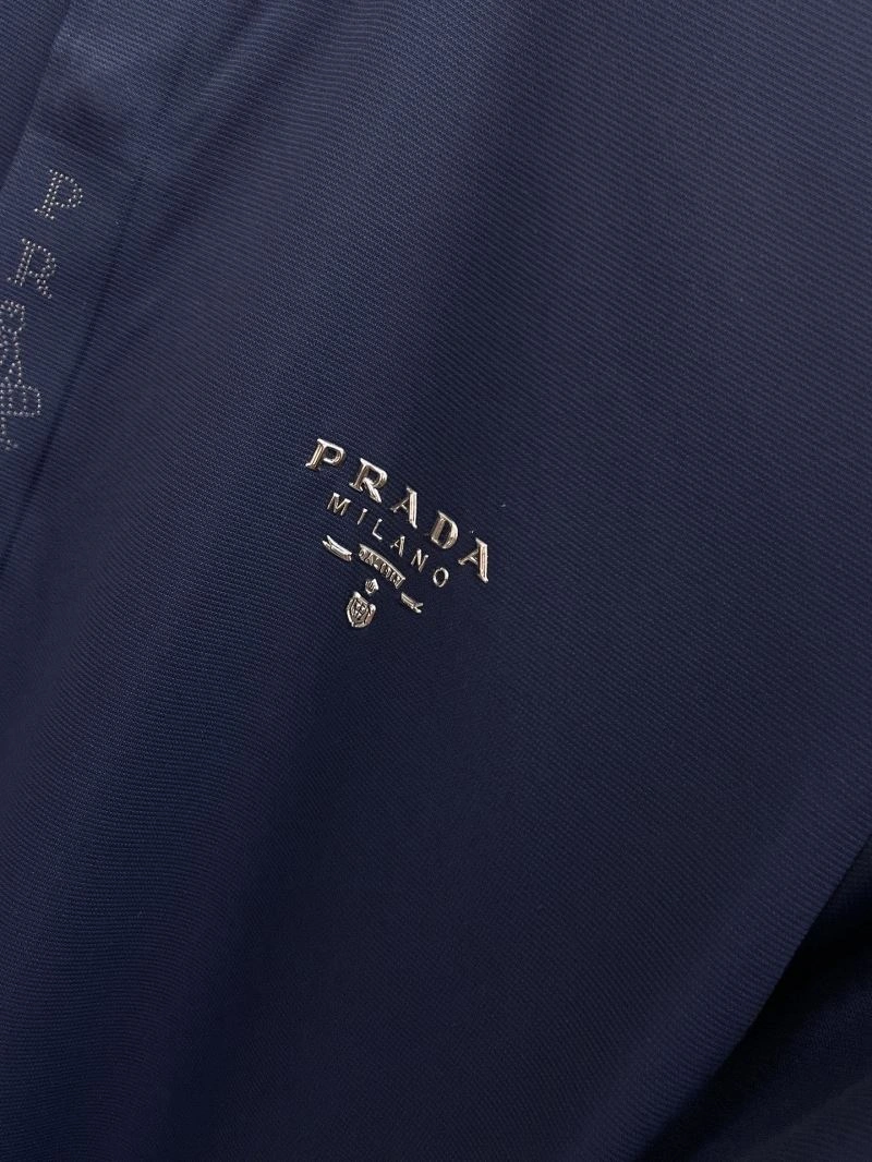 Elegant Prada T-Shirts 170532