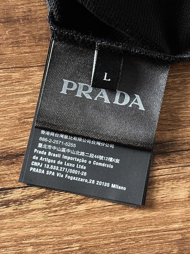 Comfortable Prada T-Shirts 170542