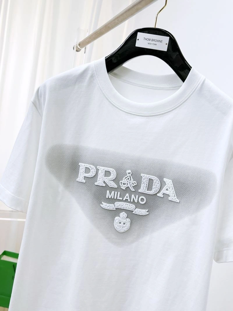 EyeCatching Prada T-Shirts 169866
