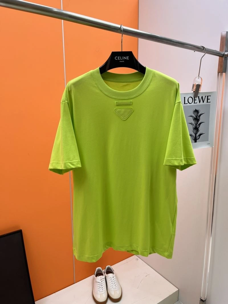 Refined Prada T-Shirts 169870
