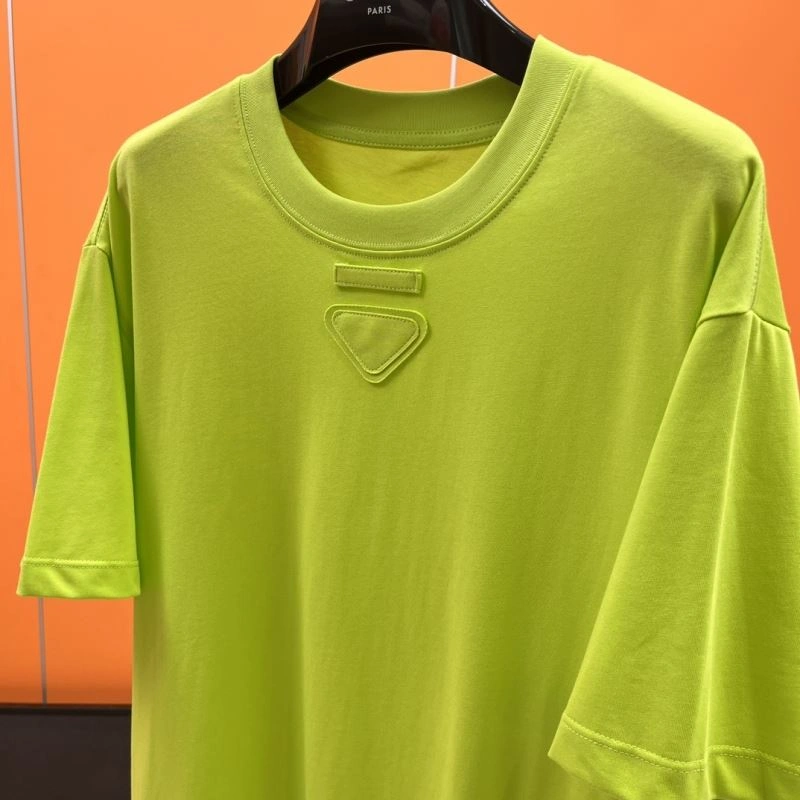 Refined Prada T-Shirts 169870
