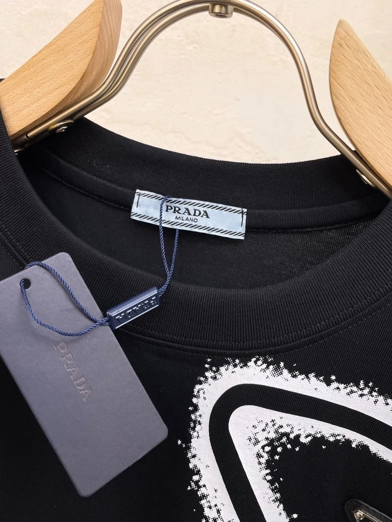 Supportive Prada T-Shirts 169849